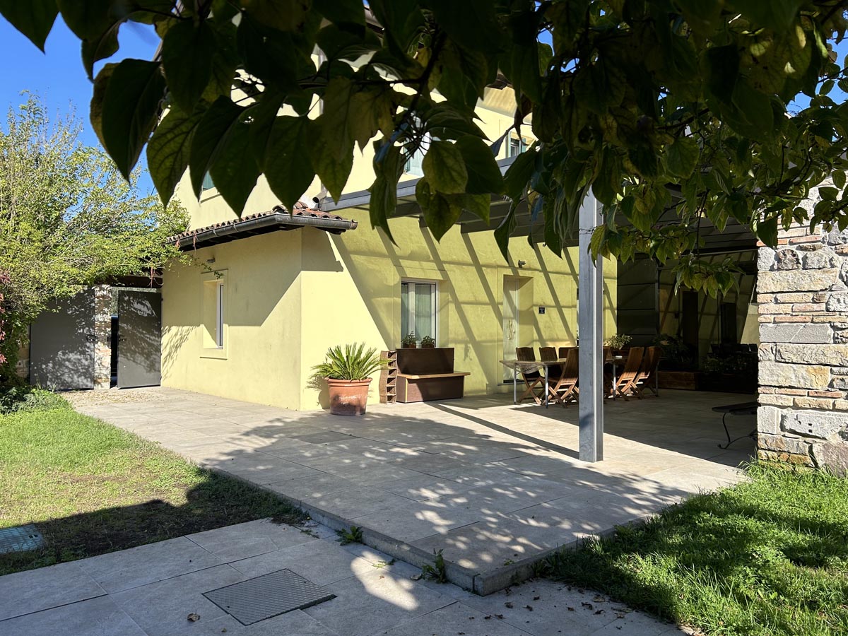 img1-pergolato-ferro-artisti-di-fantasie-udine